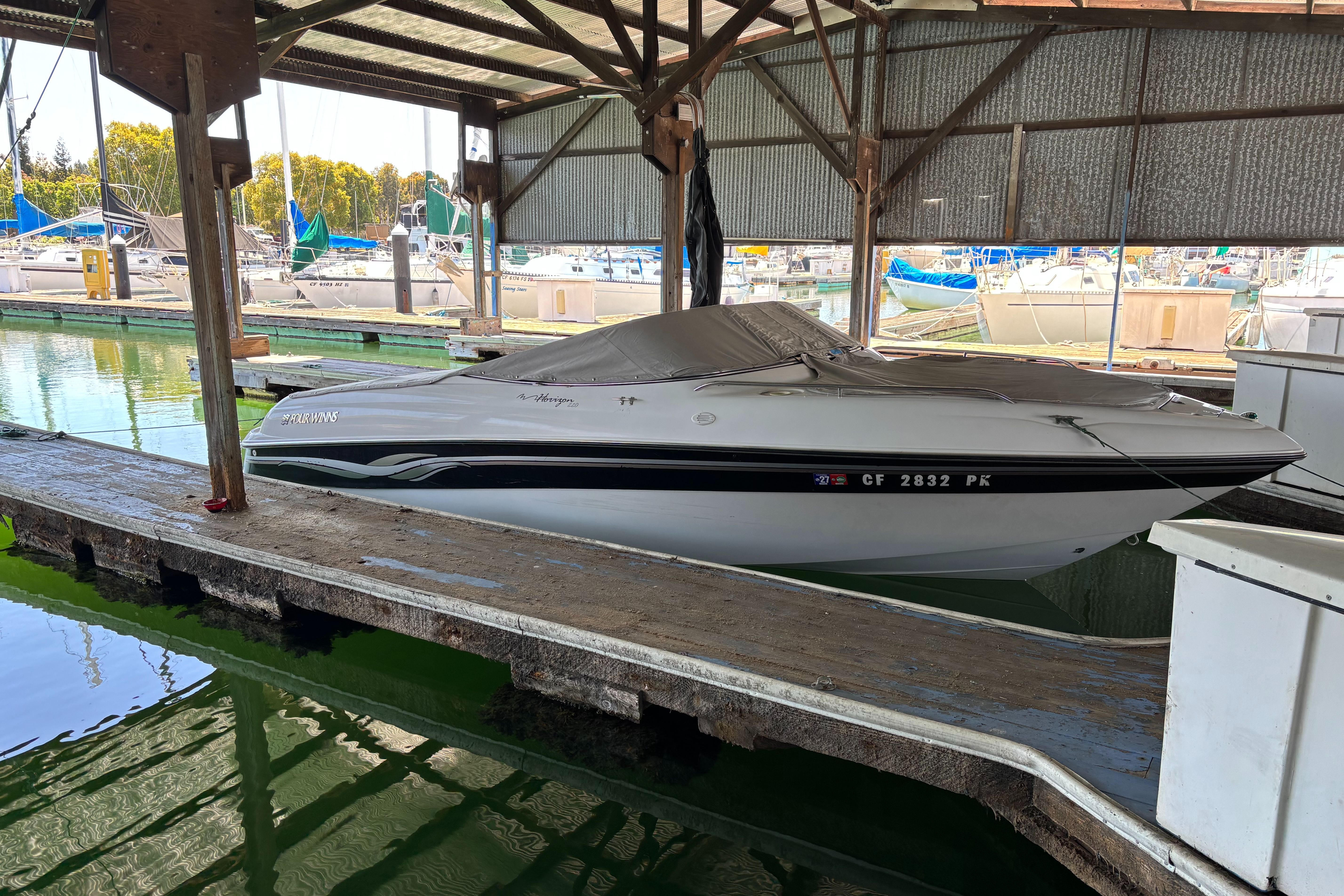 2000 Four Winns 220 Horizon