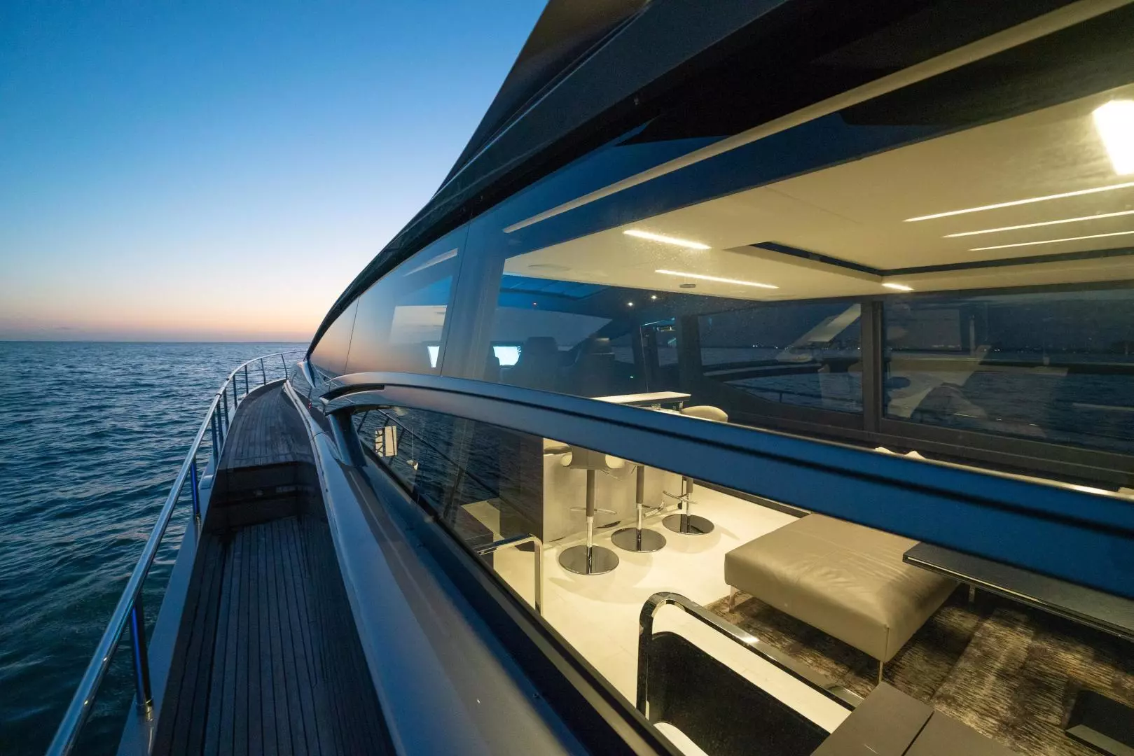 2021 Pershing 8X - Image 5
