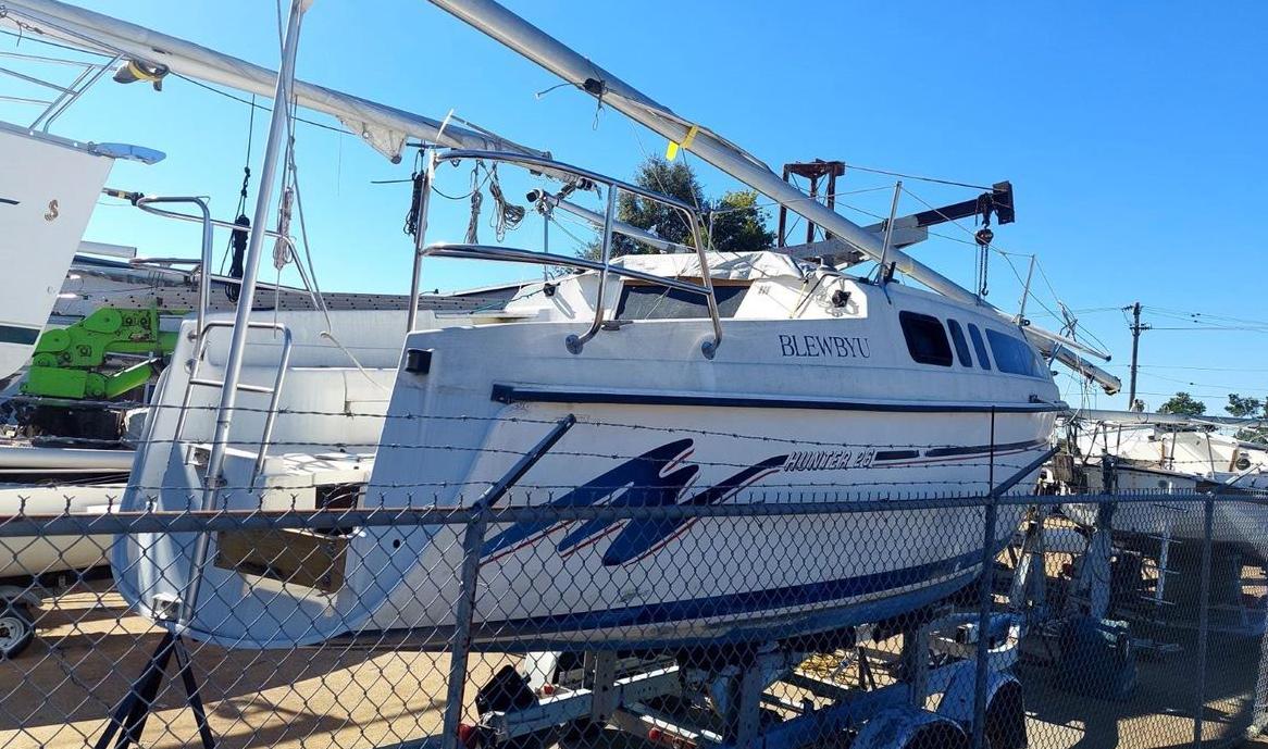 1995 Hunter 26