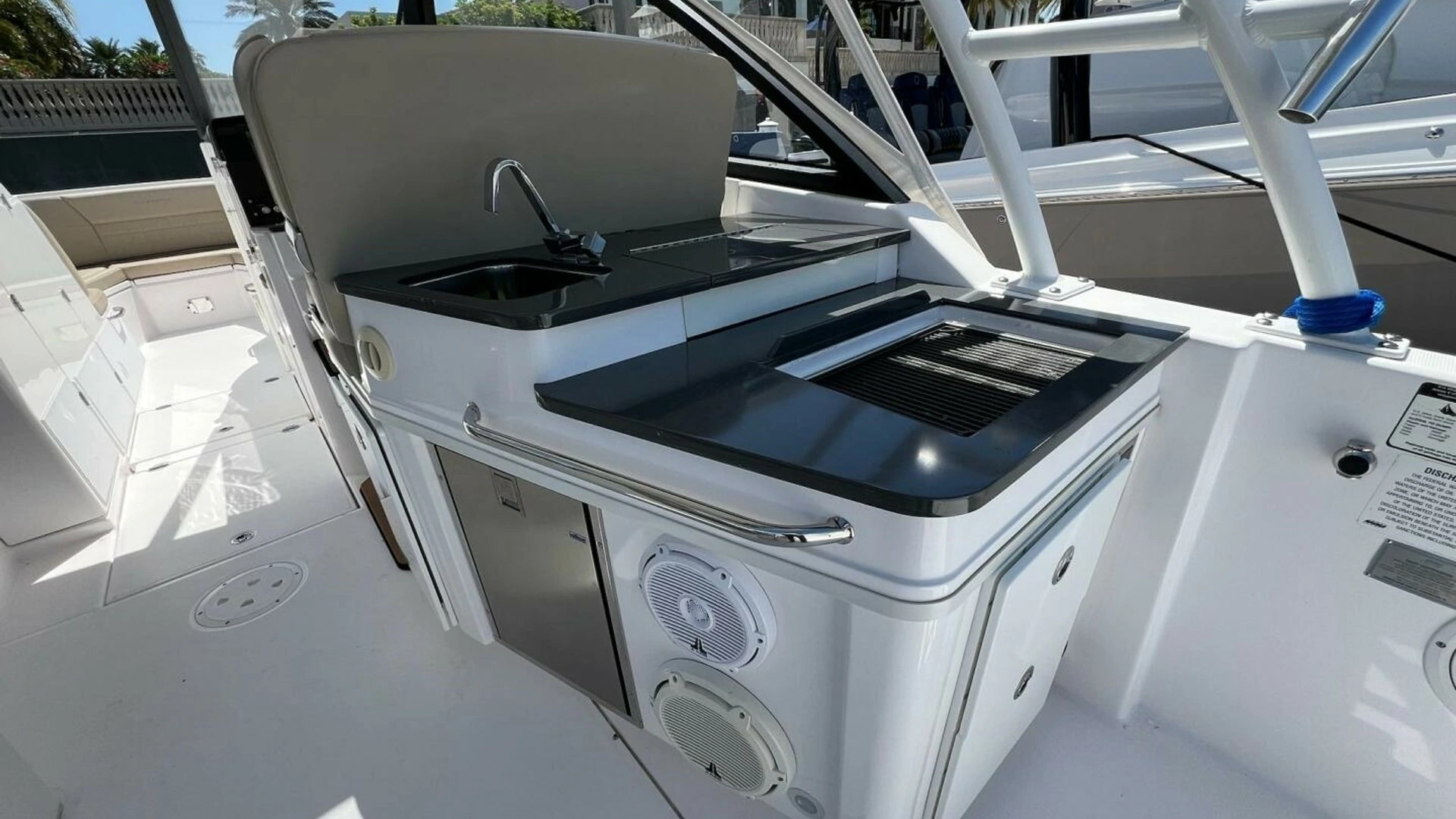 2019 Everglades 340 Dual Console - Image 16