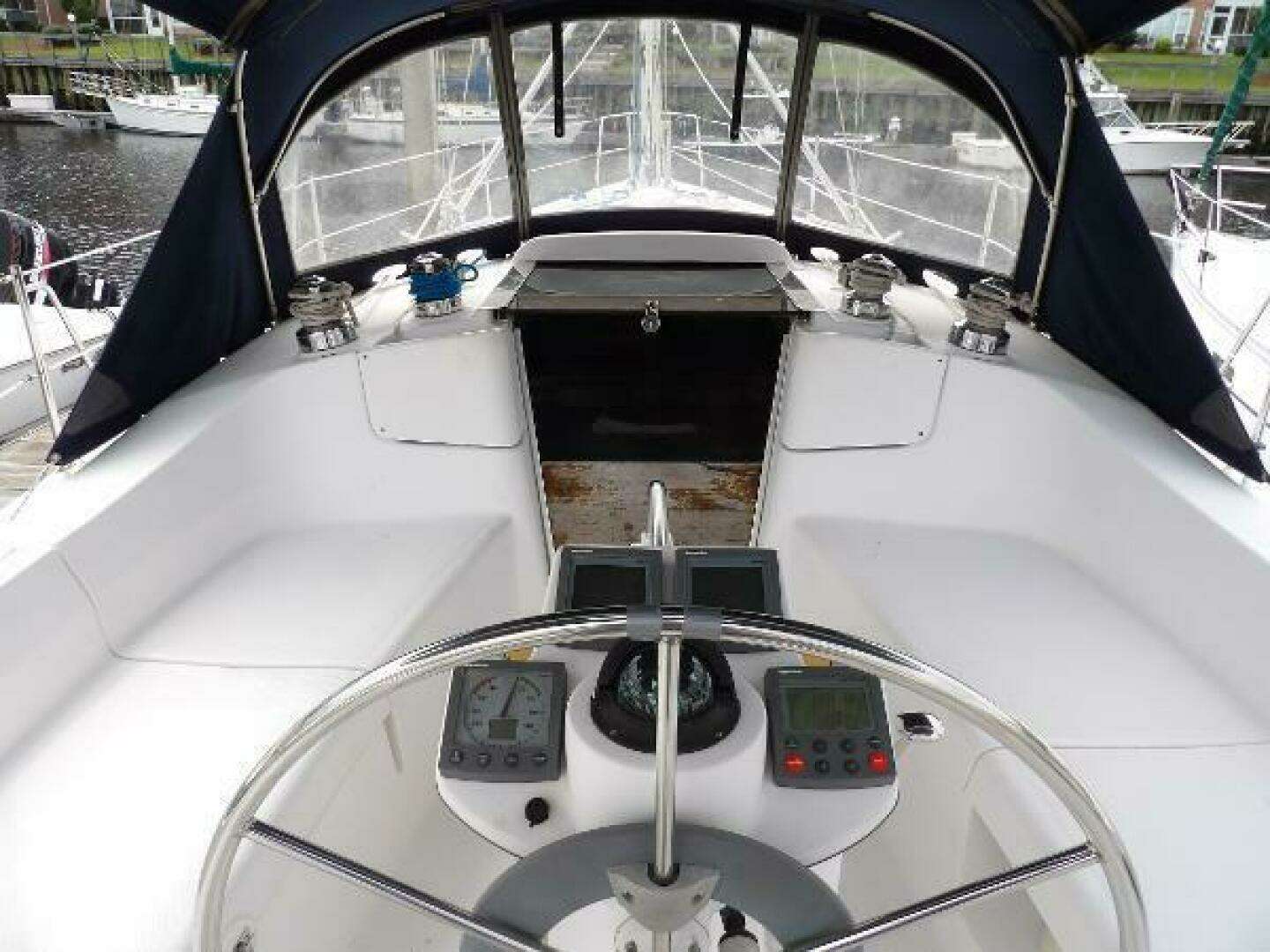 2002 Hunter 356 - Image 15