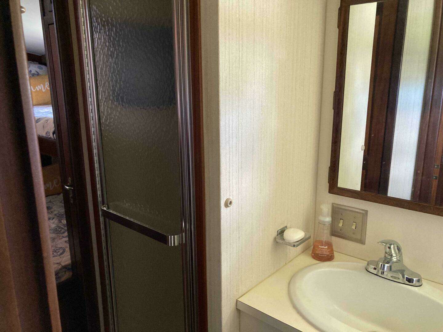1985 Hatteras Sport Fish - Image 40
