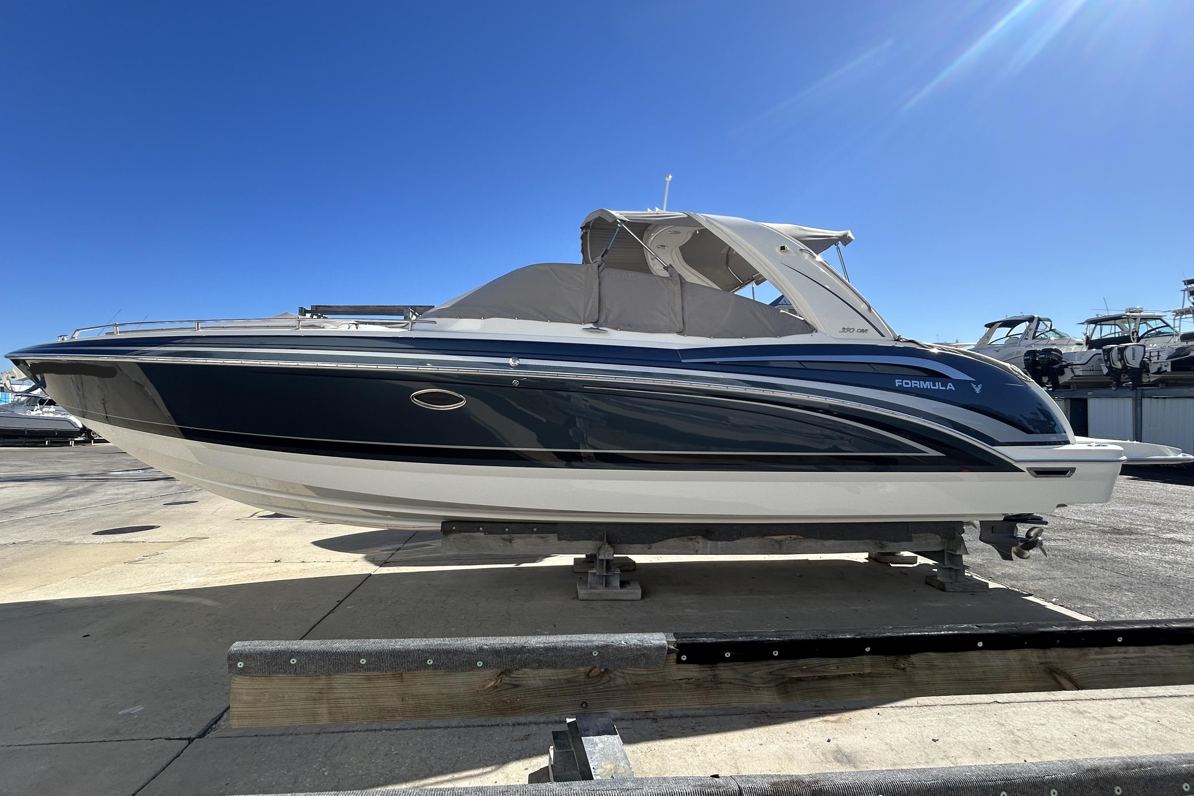 2021 Formula 350 Crossover Bowrider I/O
