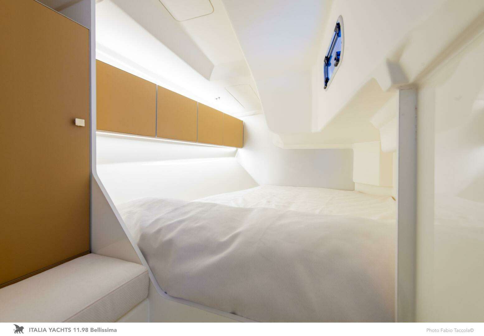 2026 Italia Yachts 11.98 - Image 8