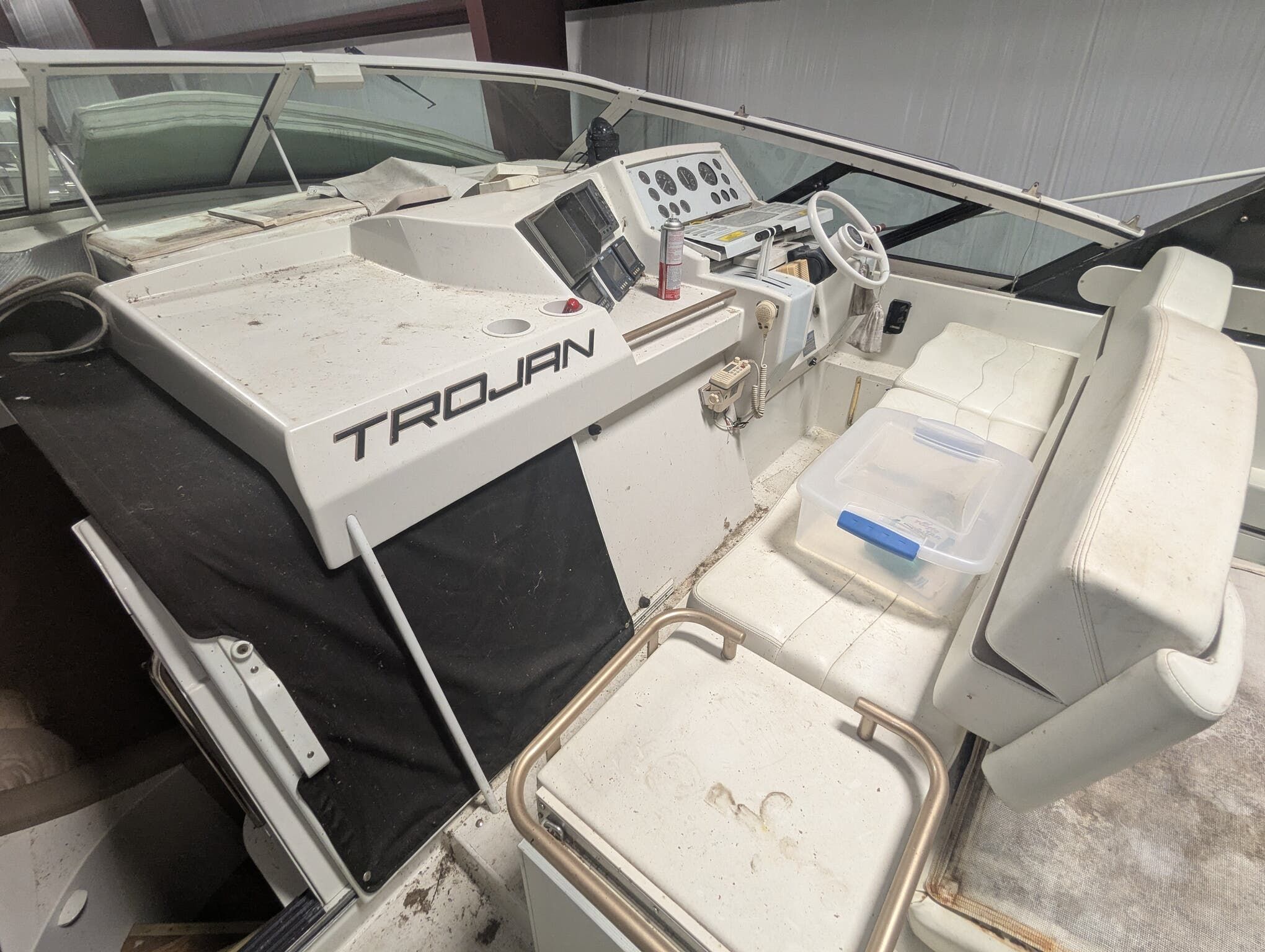 1994 Trojan 390 Express - 5
