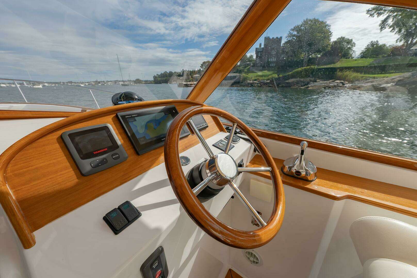 2020 CH Marine Shelter Island Nomad - Image 9
