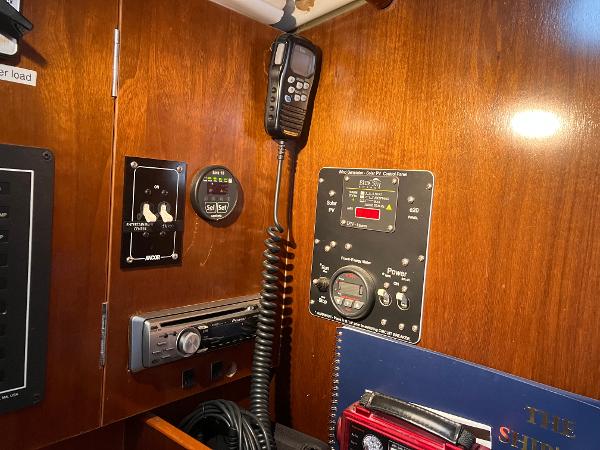 1998 Beneteau America Oceanis 411 - 12