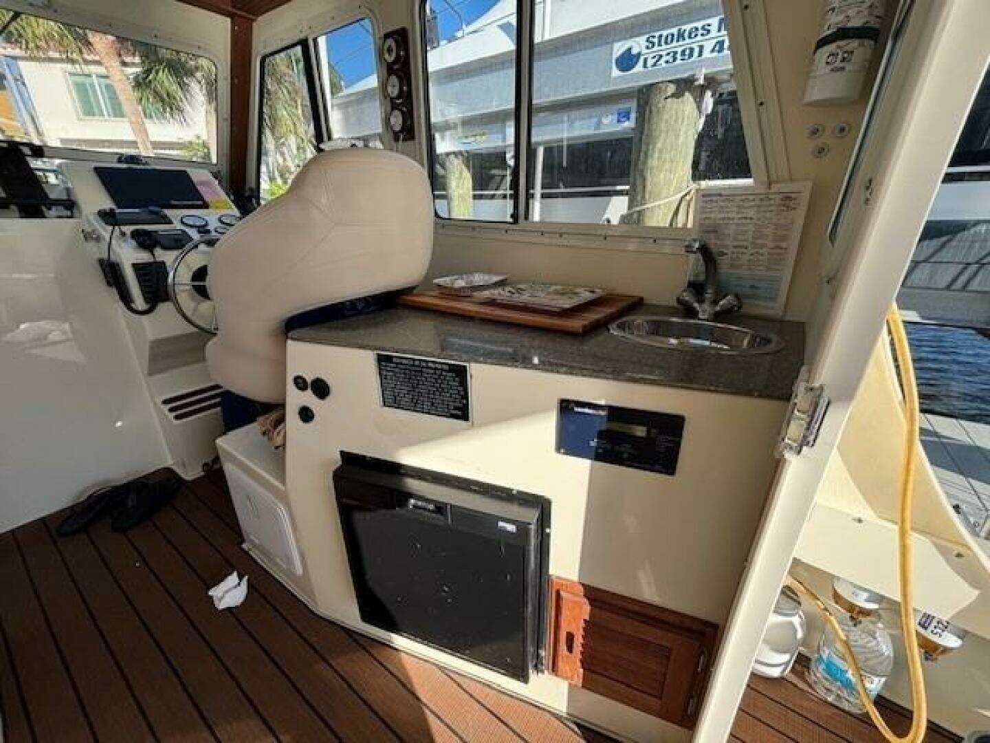 2018 Islander 27 Islander Hardback - Image 6