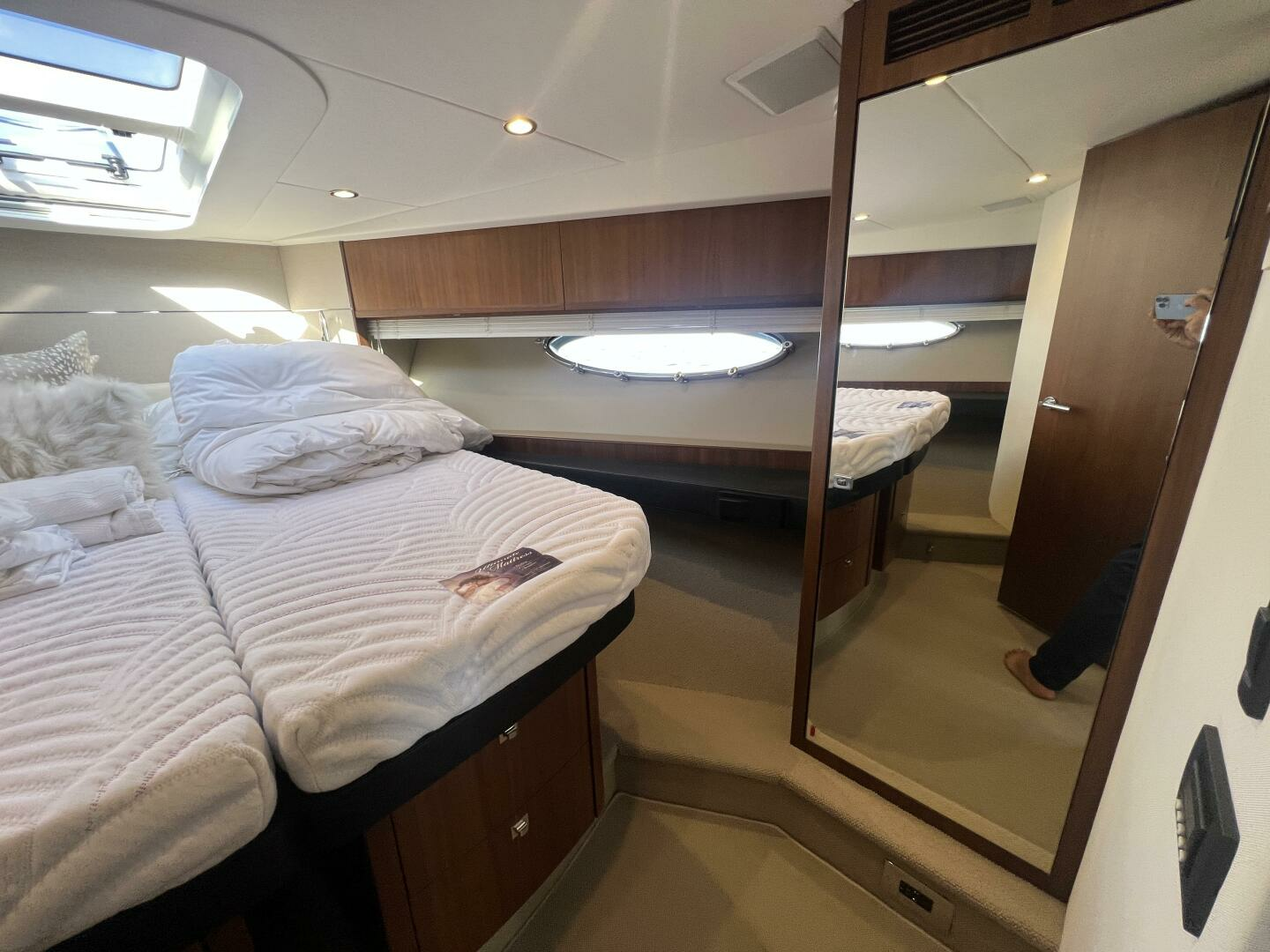 2015 Princess V52 - Image 21