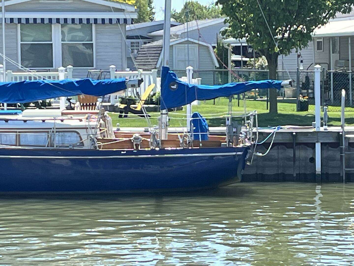 1978 Cheoy Lee Offshore 33 - Image 3
