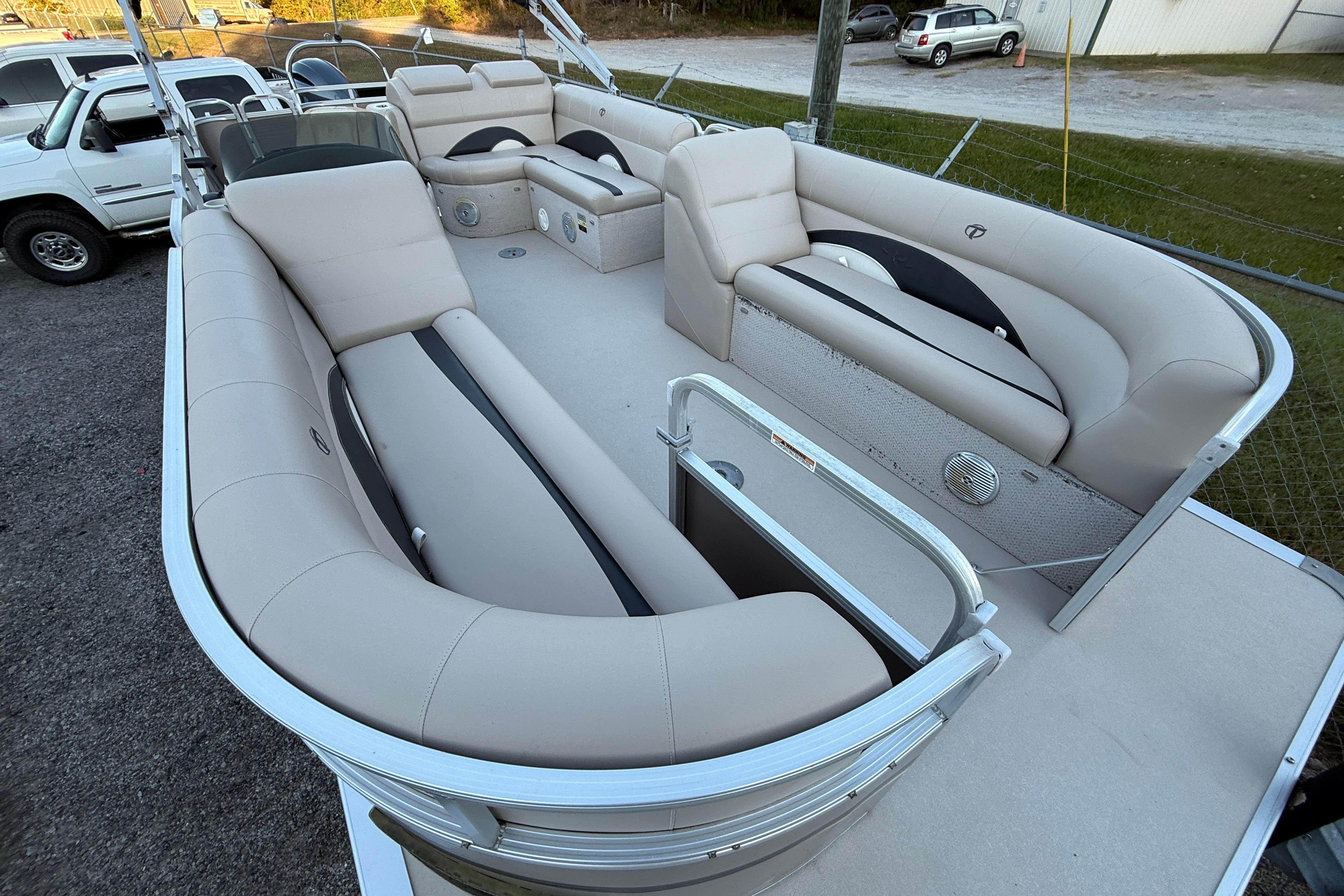 2011 Tahoe Pontoon 2485 DRL with spacious seating and modern design.