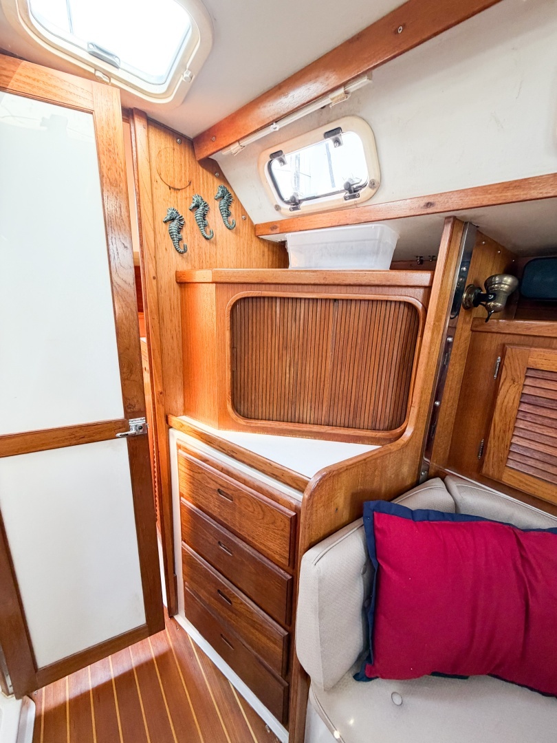 1996 Catalina 36 Mk II - Image 39