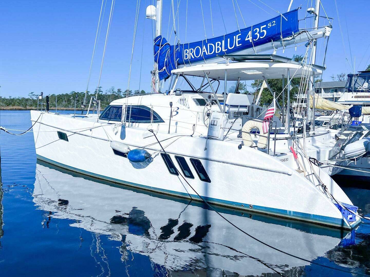 2010 Broadblue 435 - Image 18