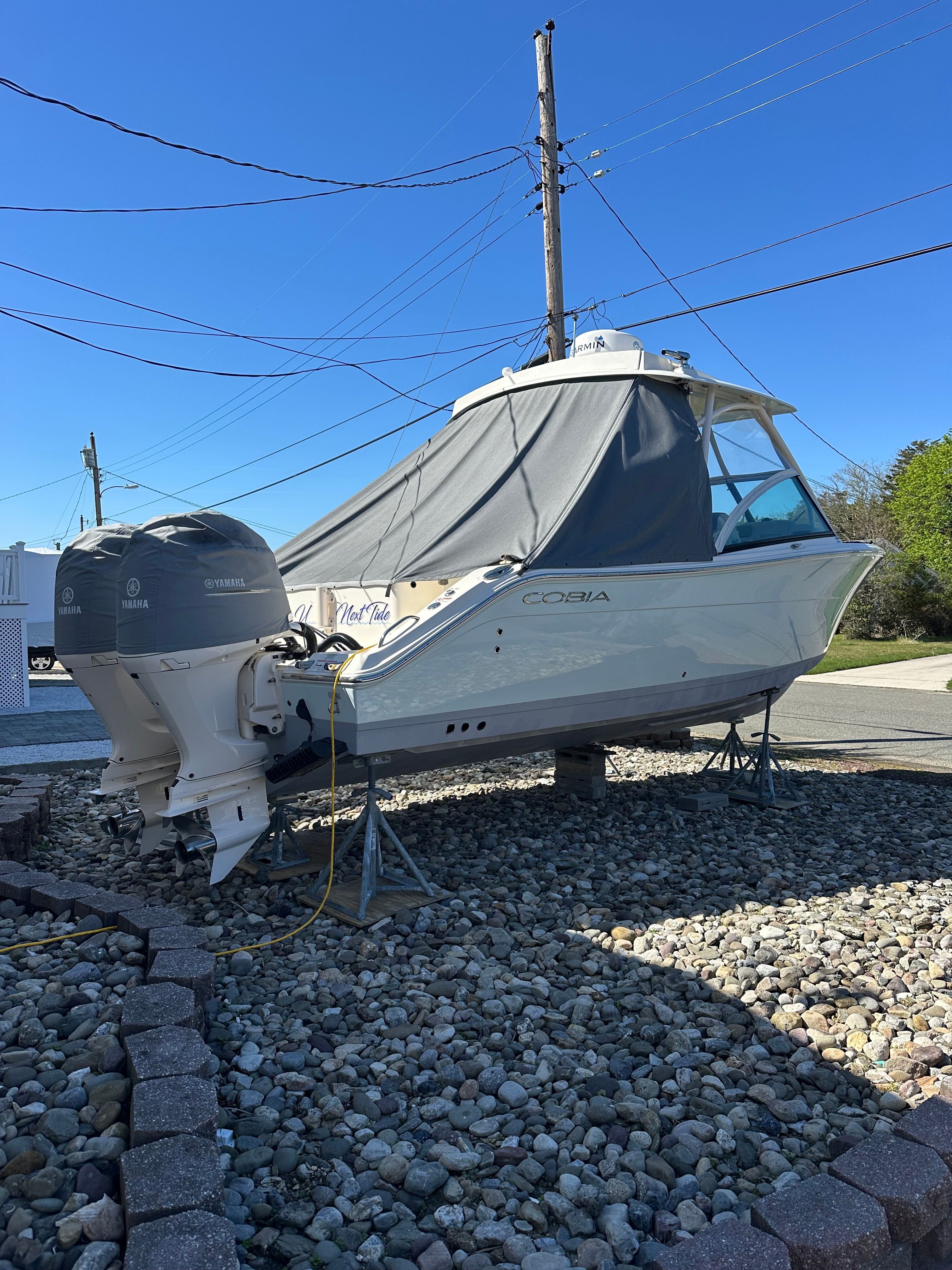 2018 Cobia 280 Dual Console - 10