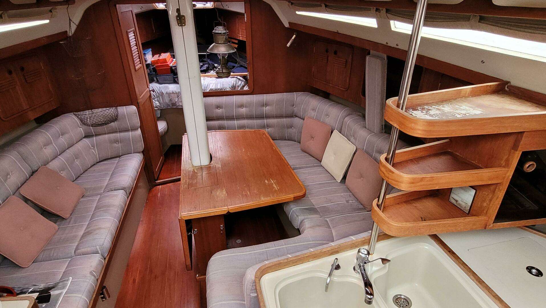 1989 C&C 37/40+ - Image 2