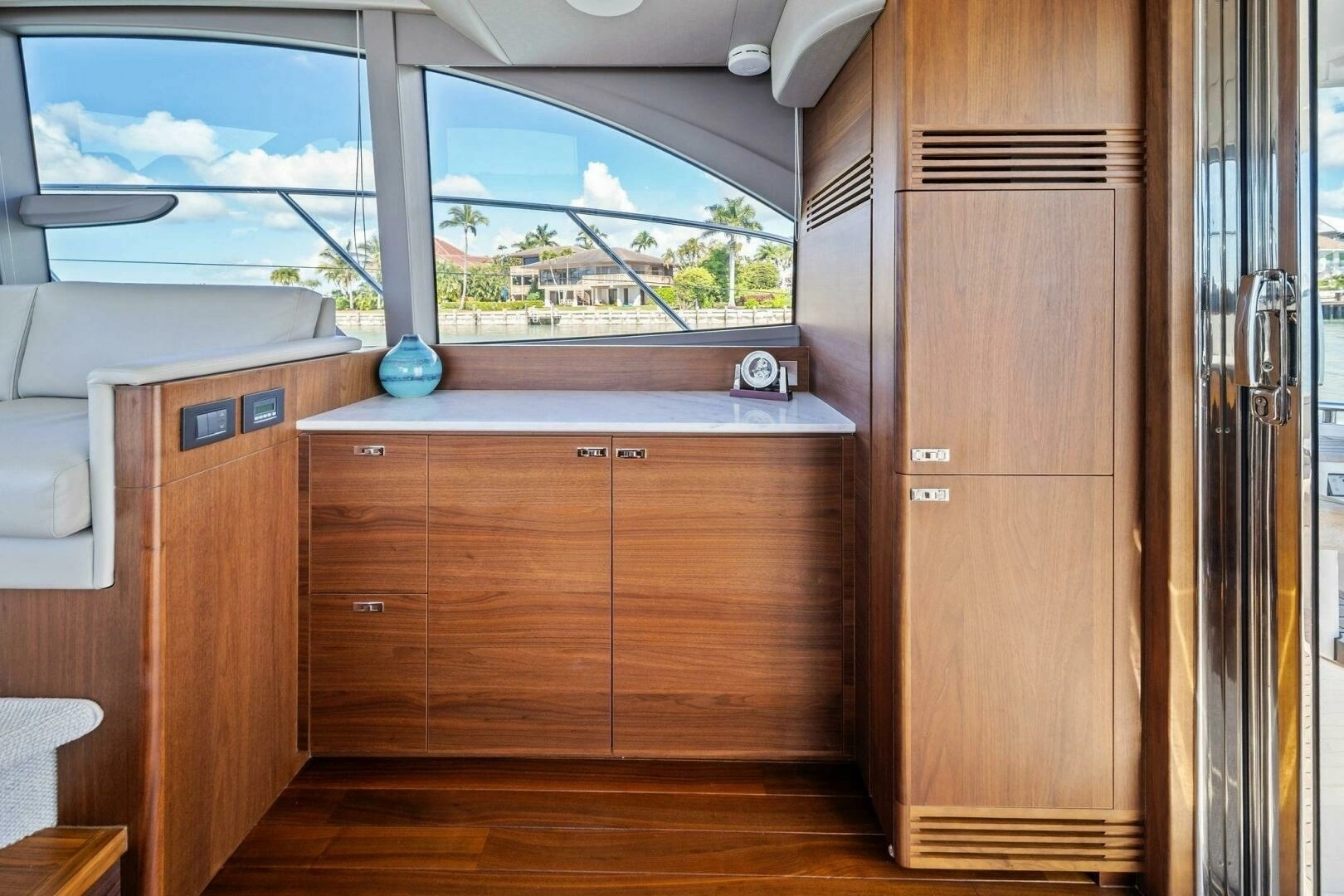 2023 Princess F50 - Image 27