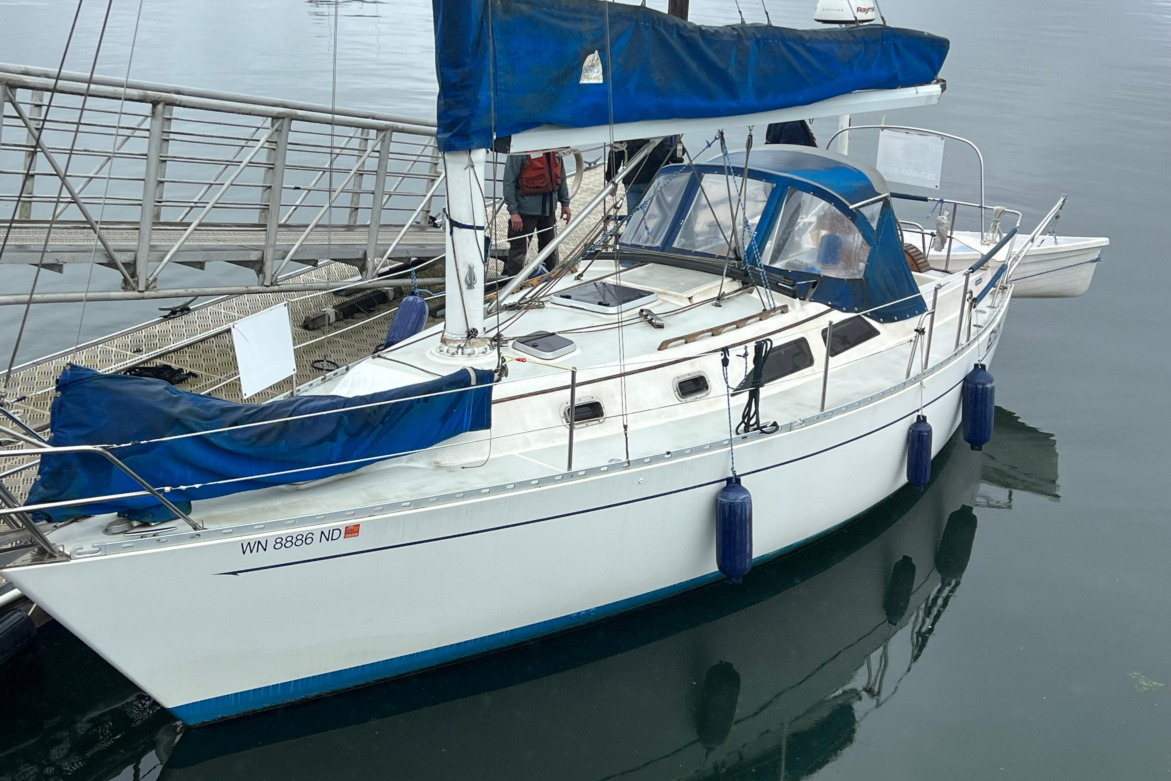 1993 Freedom Cruising sloop