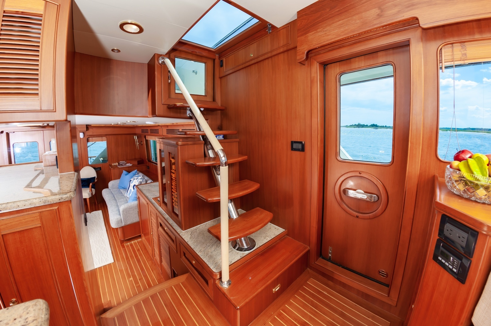 2015 Marlow Explorer 58E - Image 18