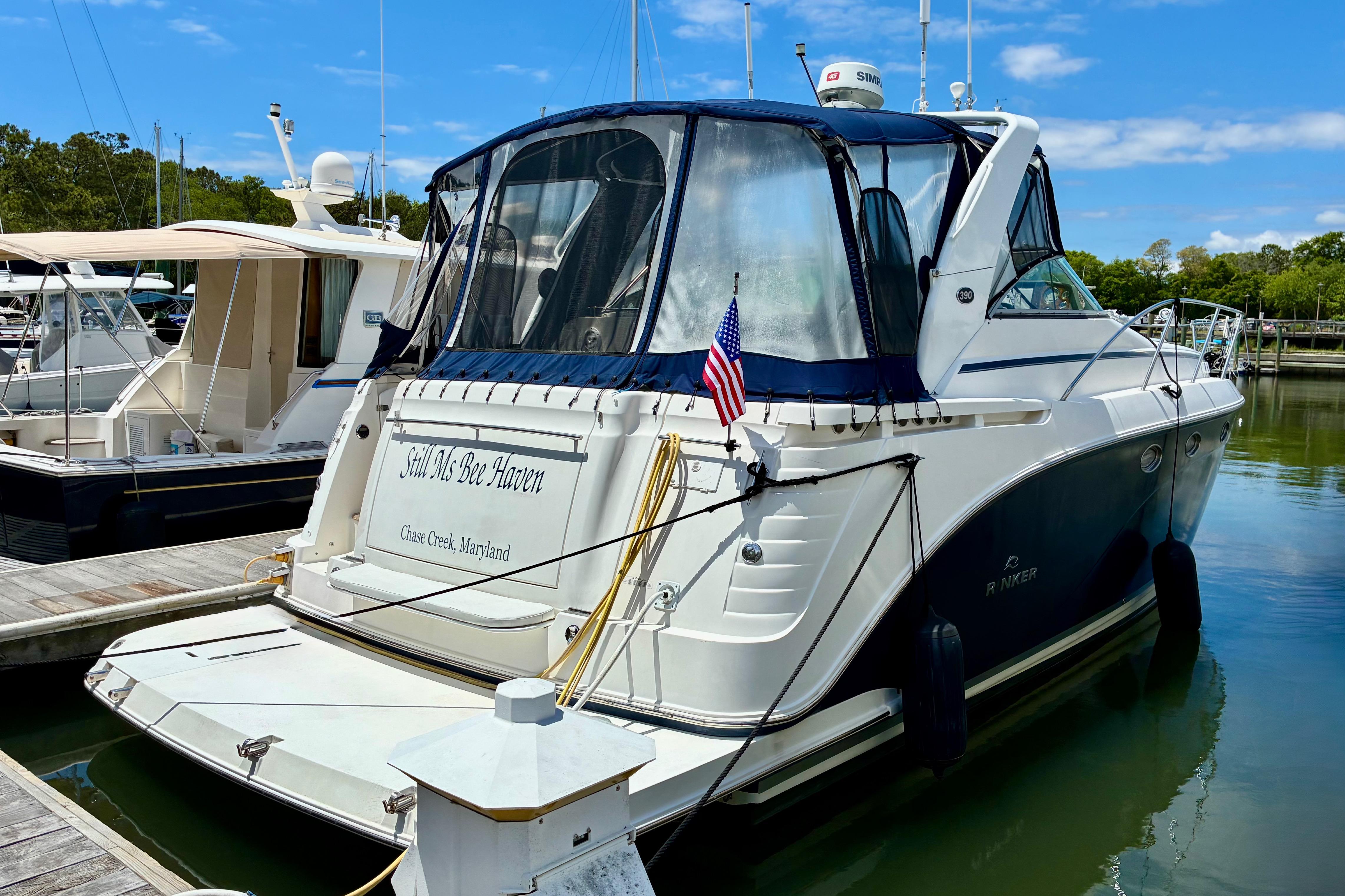 2006 Rinker 390 Express Cruiser