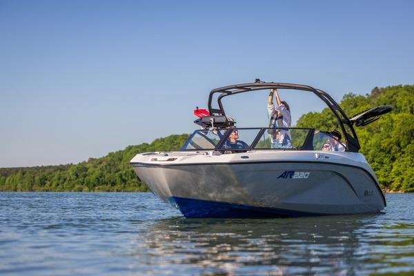 2026 Yamaha Boats AR220