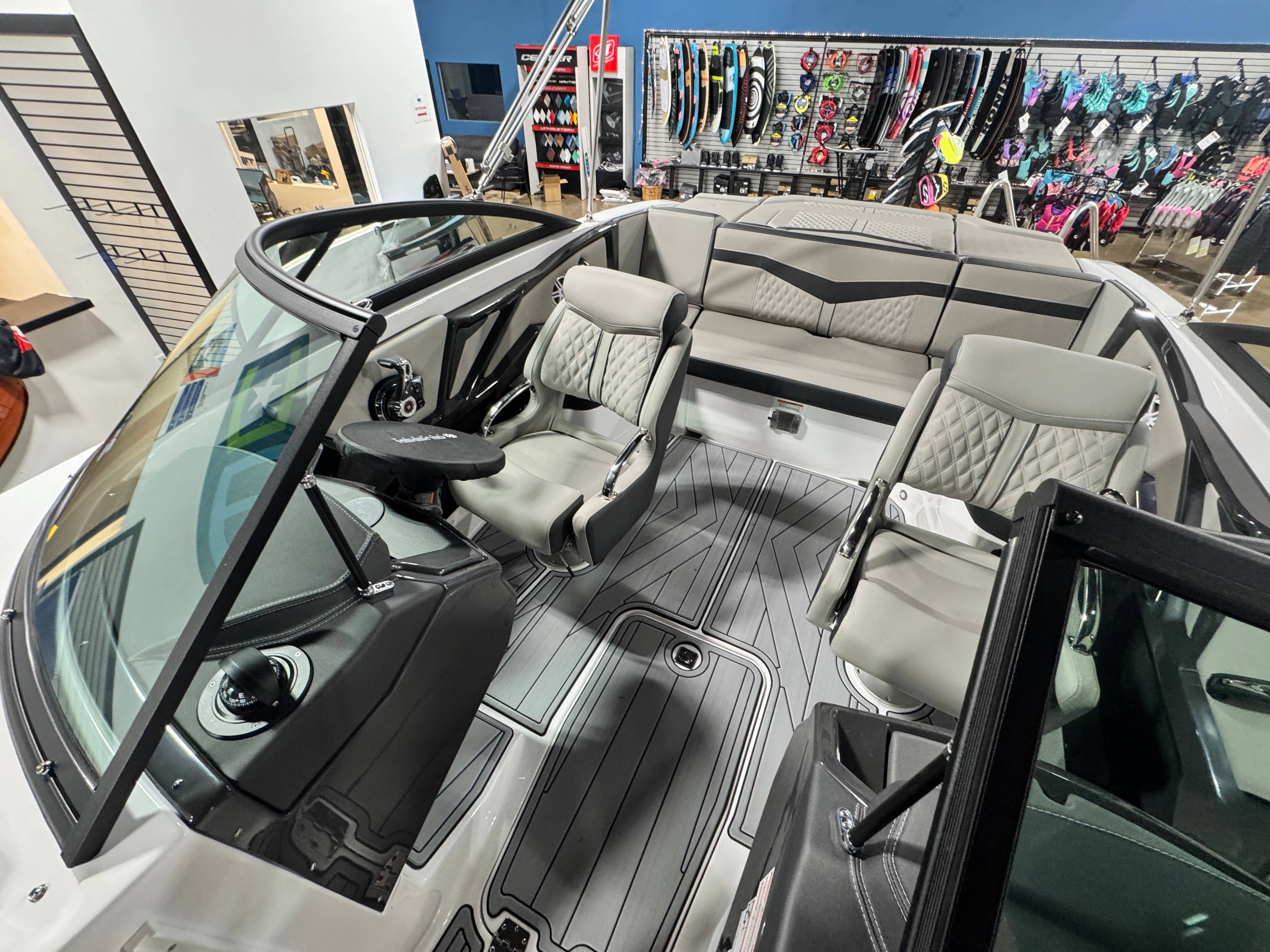 2025 Monterey 238SS Super Sport - 17