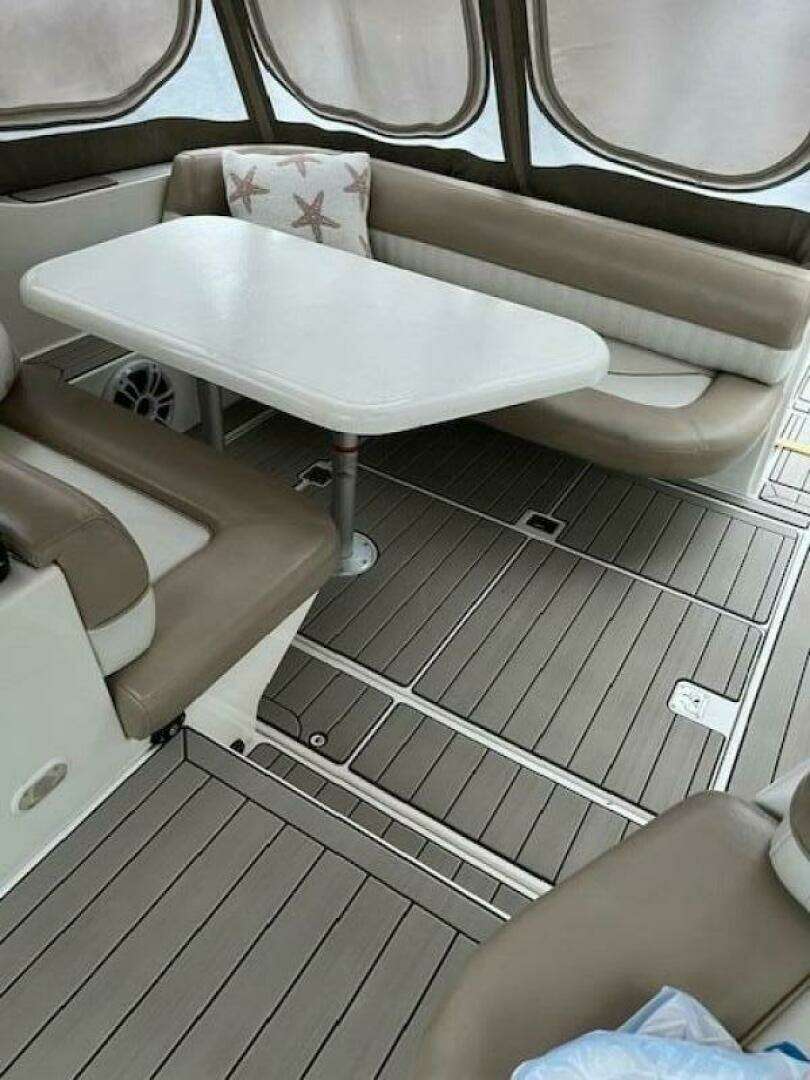 2002 Cruisers 3372 - Image 4