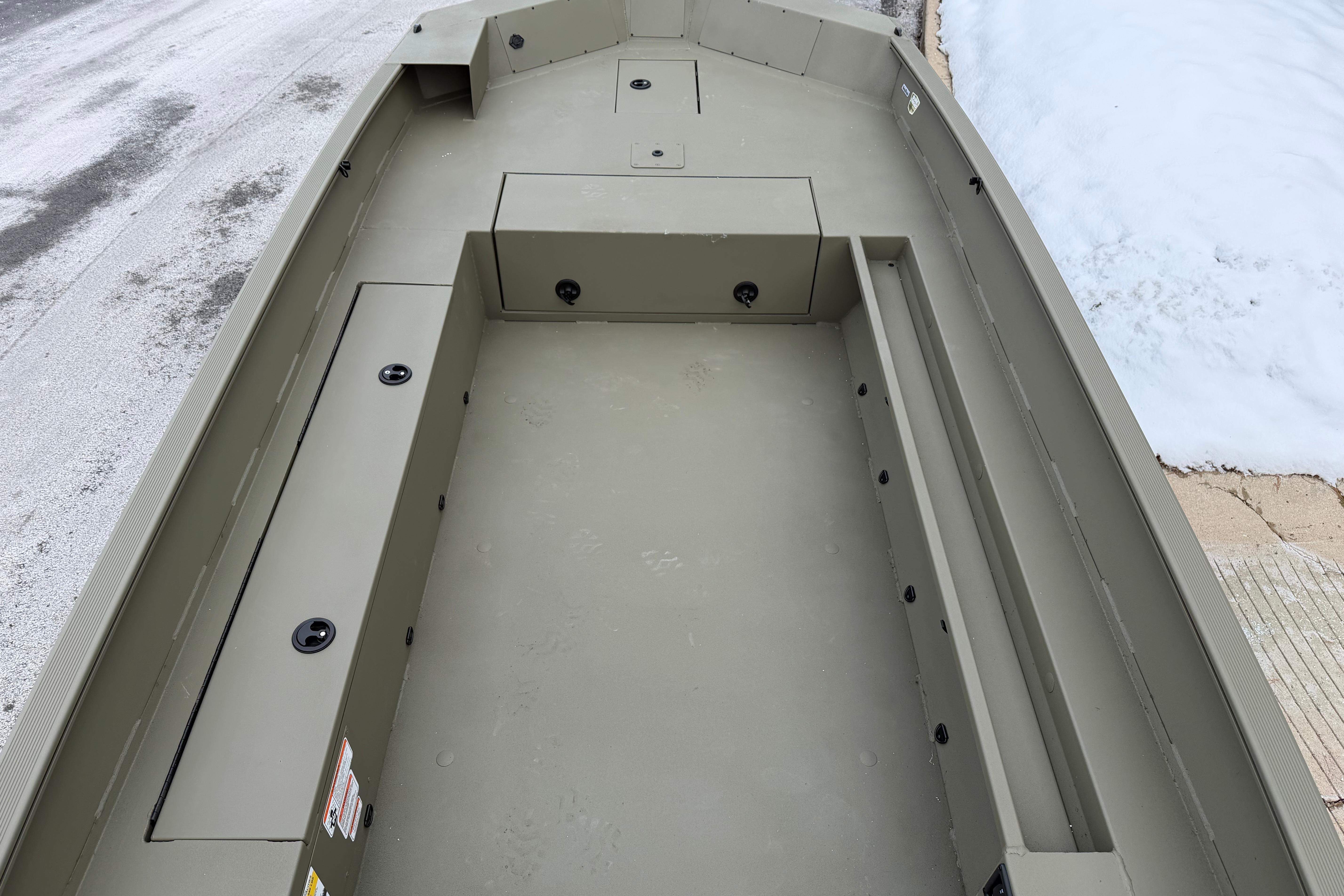 2026 Tracker Grizzly 1756 T Marsh boat interior, featuring spacious, durable design.