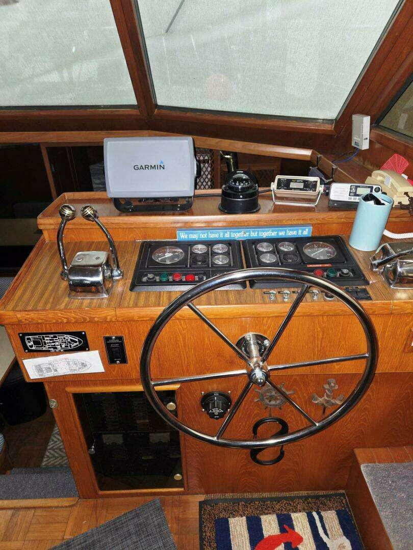 1989 Marine Trader 47 Cockpit Motor Yacht - Image 17