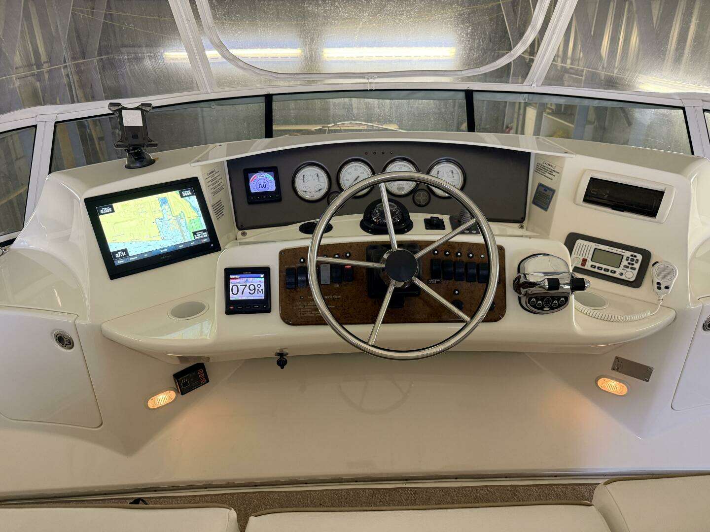 2006 Silverton 38 Sport Bridge - Image 20