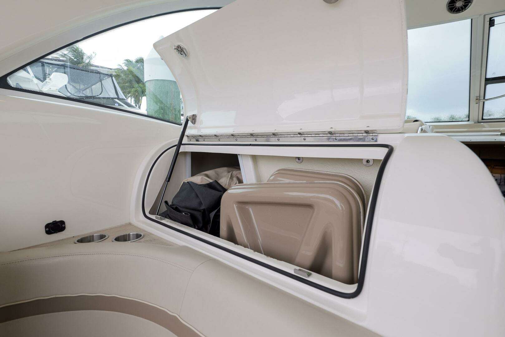 2016 Formula 45 Yacht - Image 51