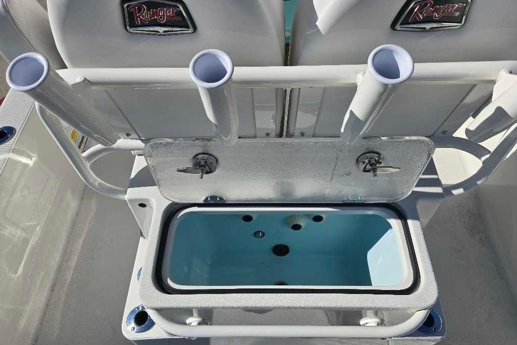 2025 Ranger 2510 Bay boat with open livewell and rod holders.