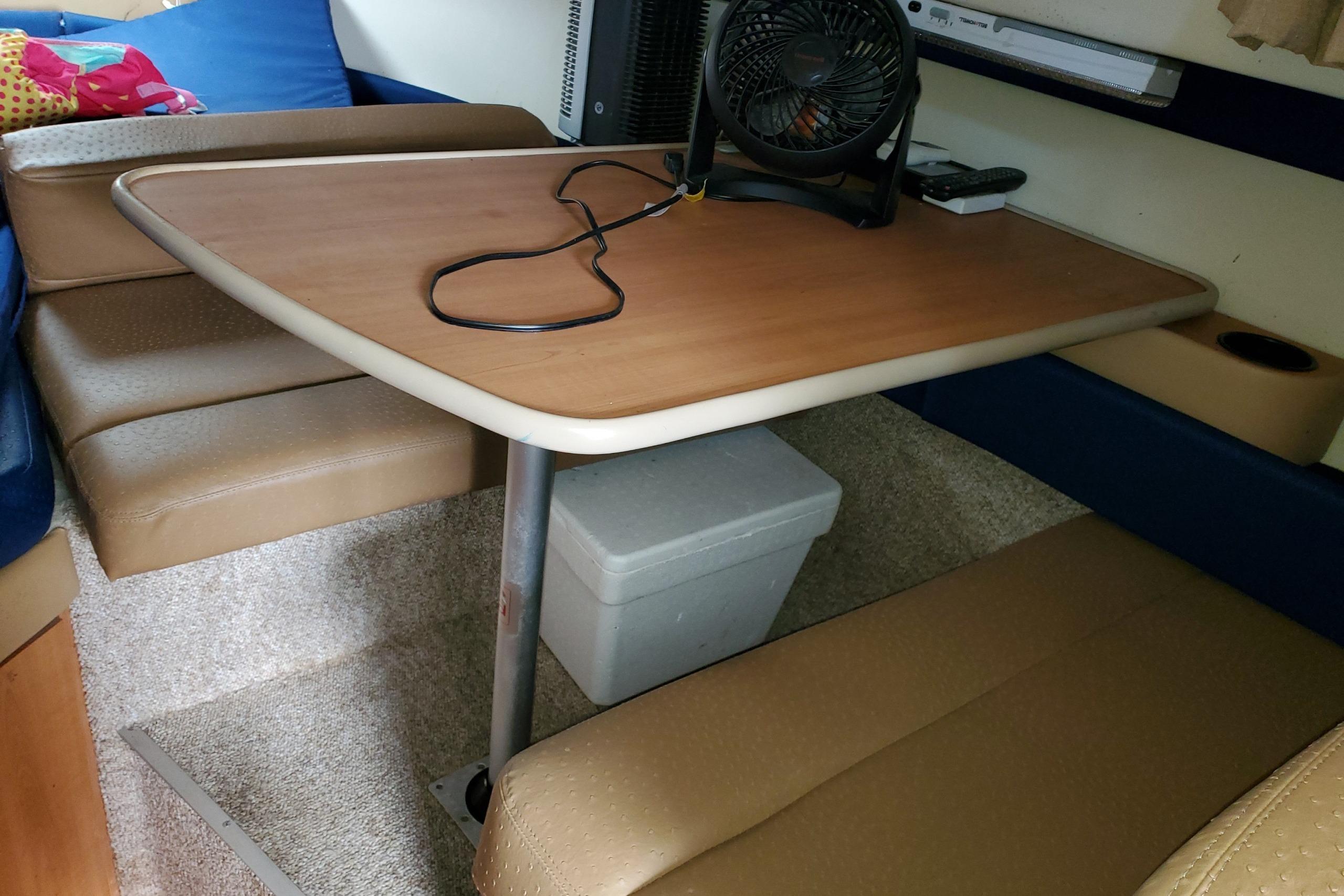 2007 Bayliner Discovery 246 - 10