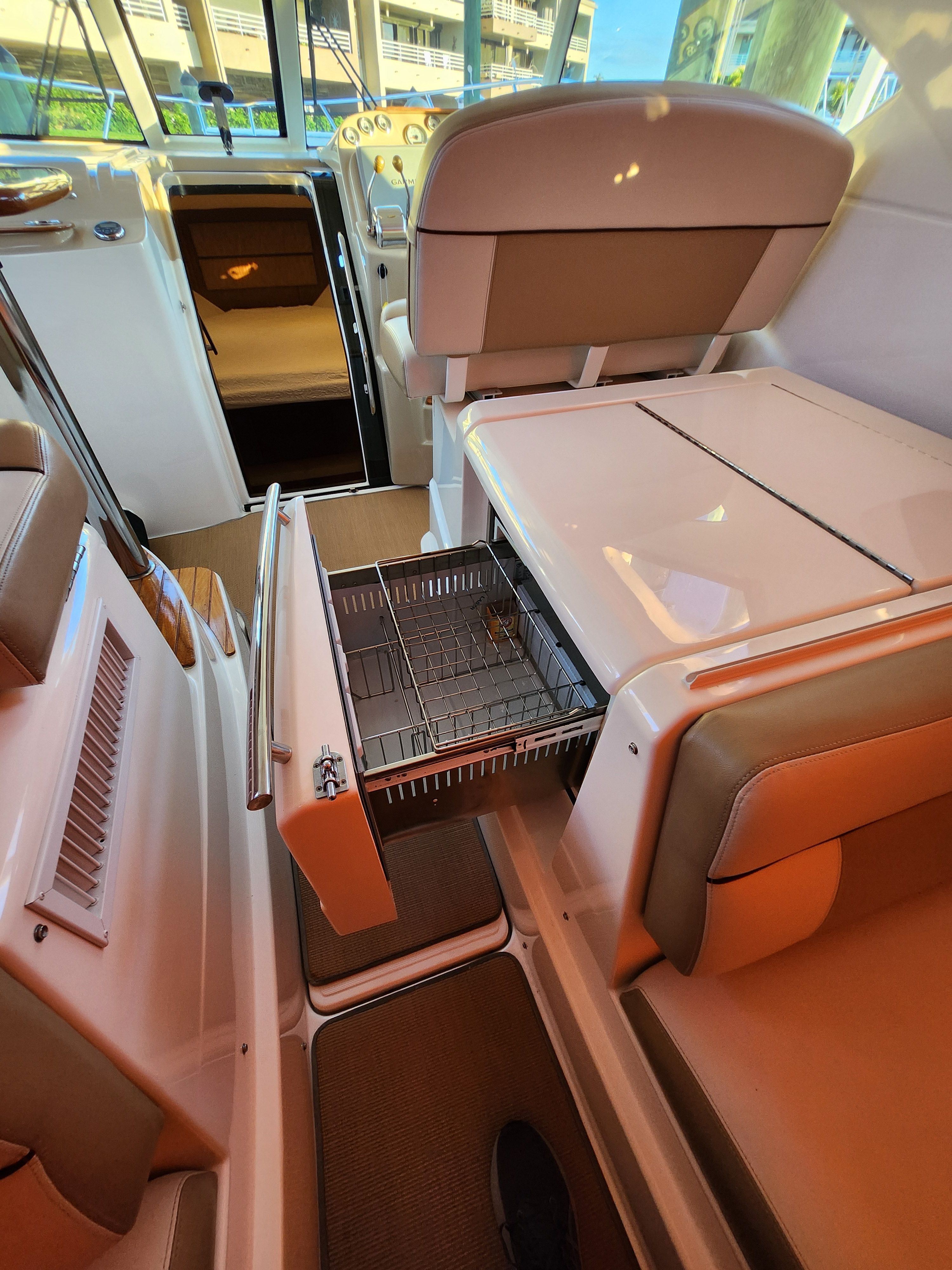 2014 Tiara Yachts 3100 Coronet - 7