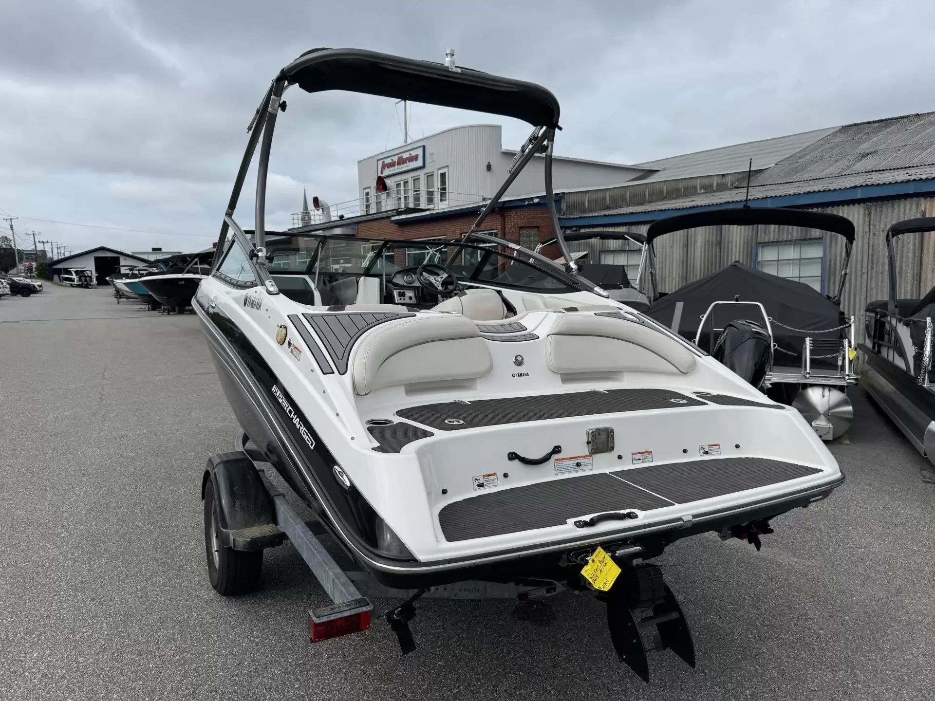2013 Yamaha Boats AR192 - 9