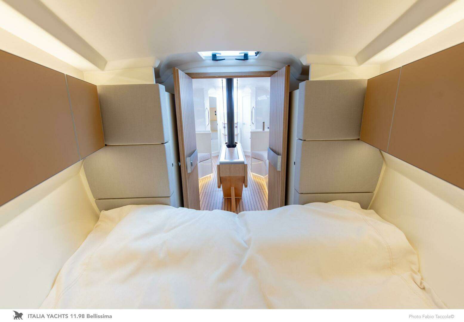 2026 Italia Yachts 11.98 - Image 11