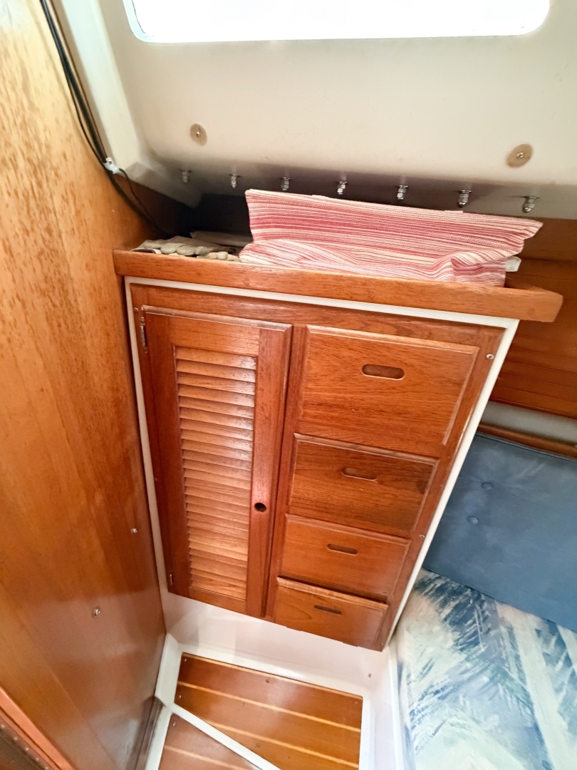 1996 Catalina 36 Mk II - Image 32