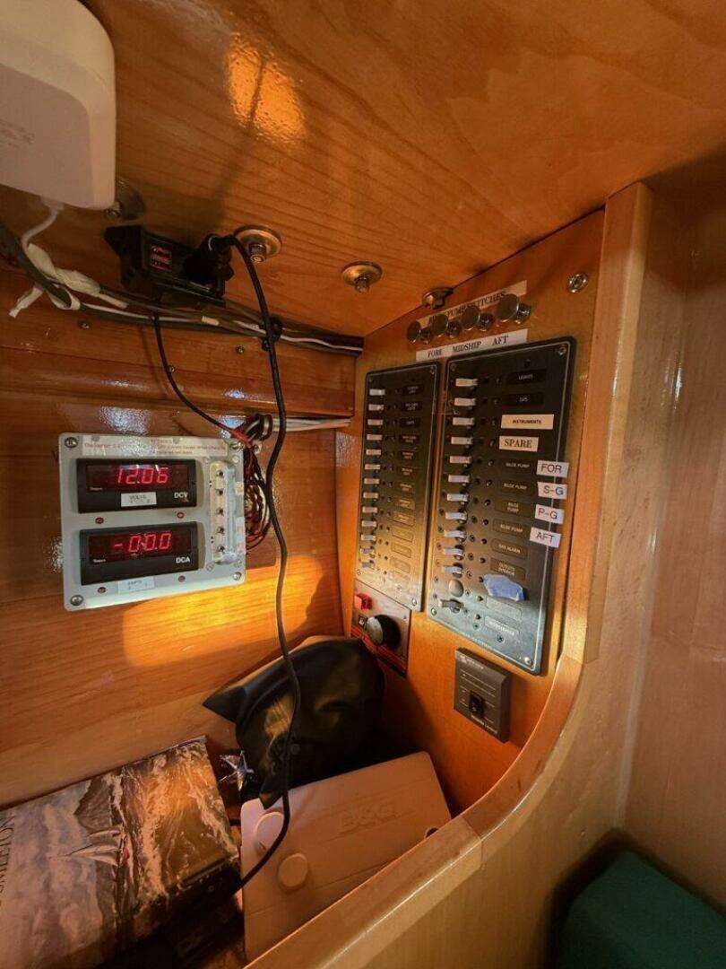 2007 Schooner — - Image 37