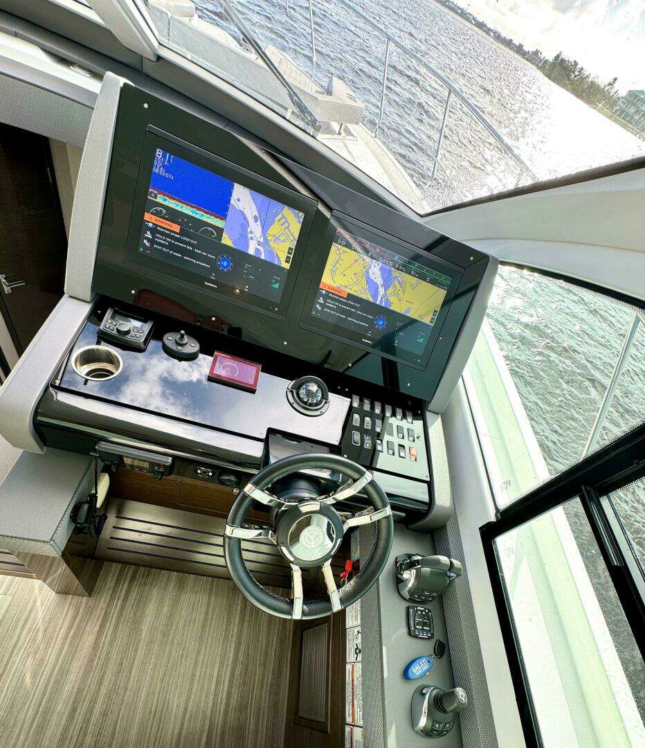 2020 Cruisers Yachts 50 Cantius - Image 17