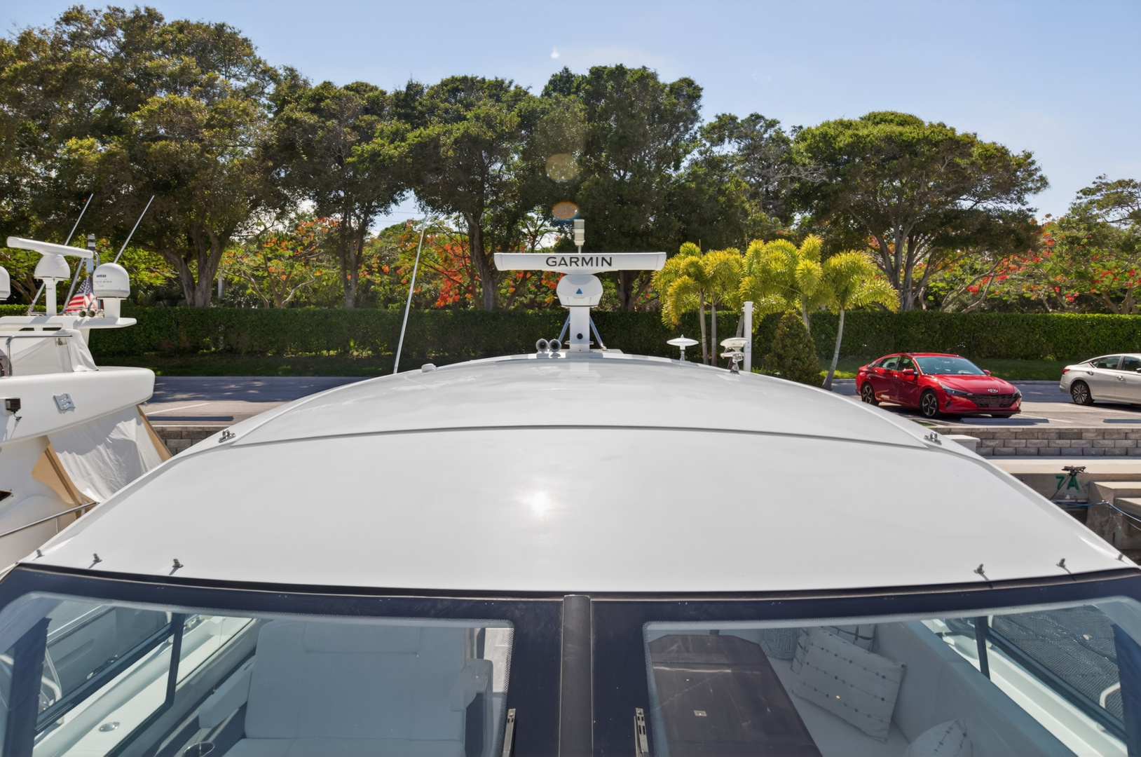 2023 Cruisers Yachts 50 CANTIUS - Image 17