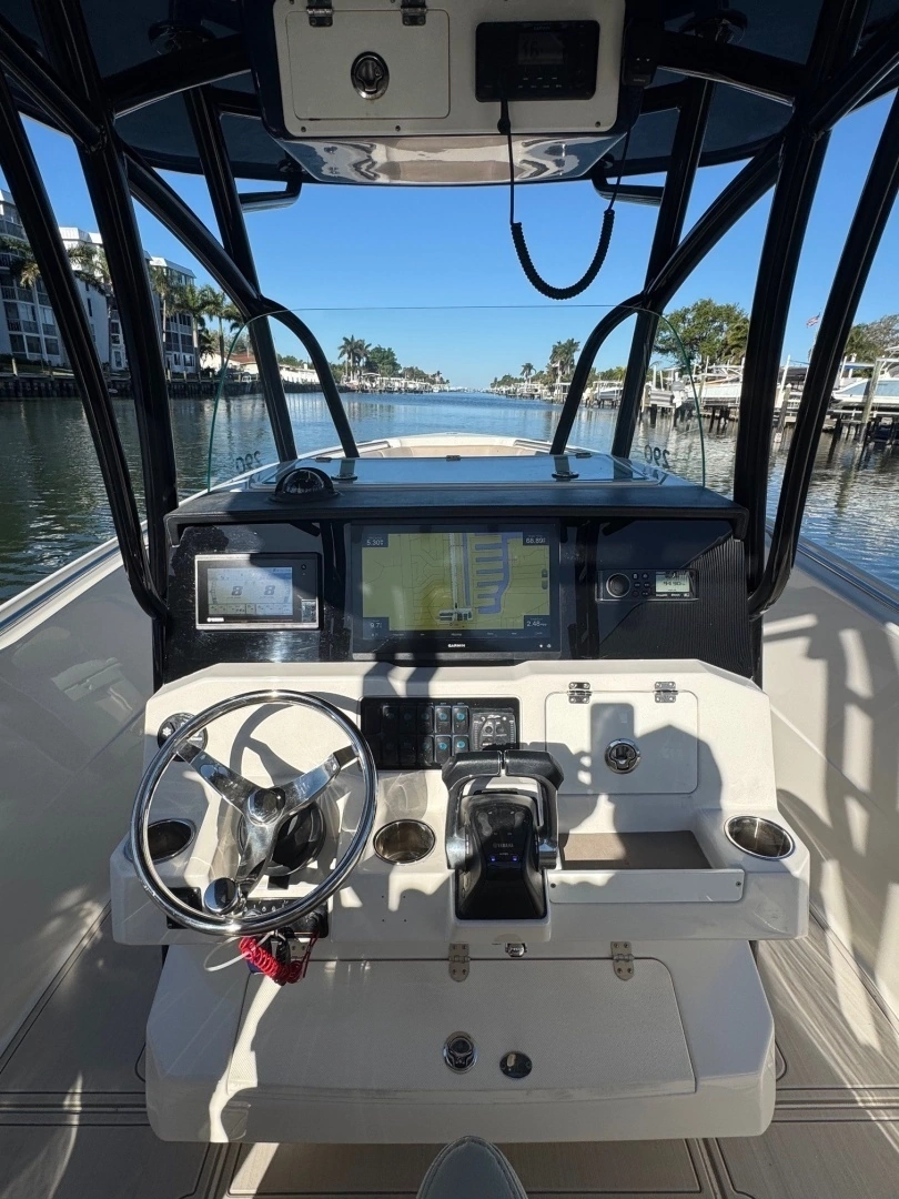 2021 Sailfish 29 Center Console - Image 3