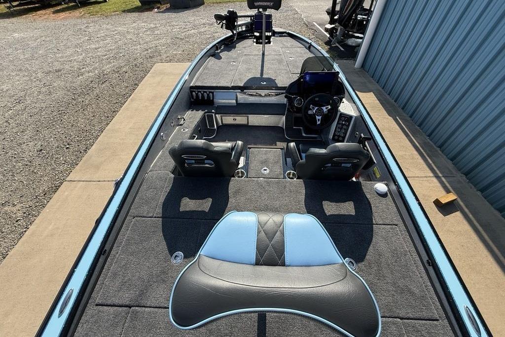 2026 Phoenix 20 XE boat interior with dual seats and modern dashboard.
