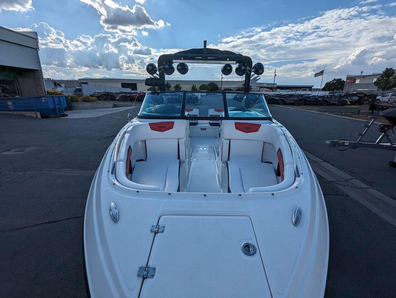 2019 Chaparral VRX2430 - 33