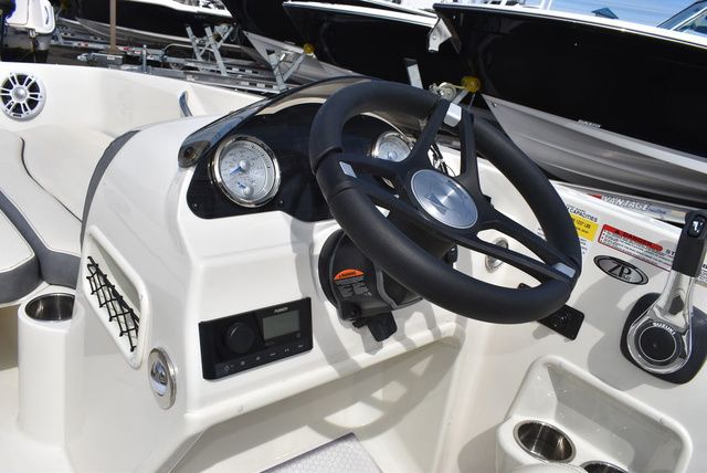 2024 Stingray 182 SC - 35