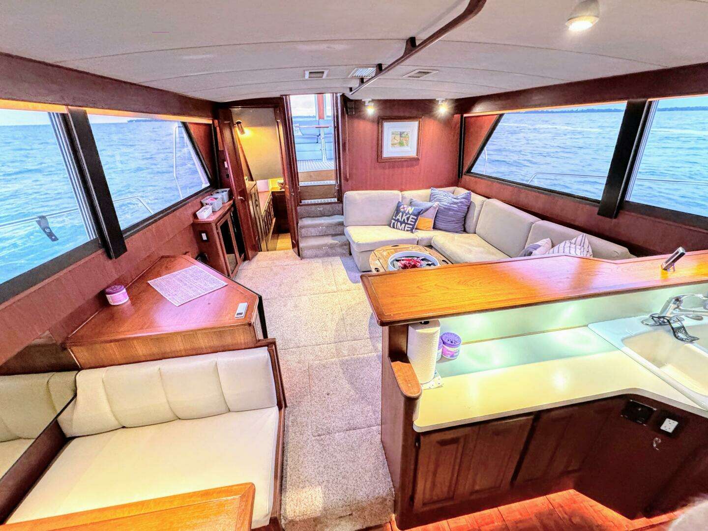 1987 Viking 48 Motor Yacht - Image 38