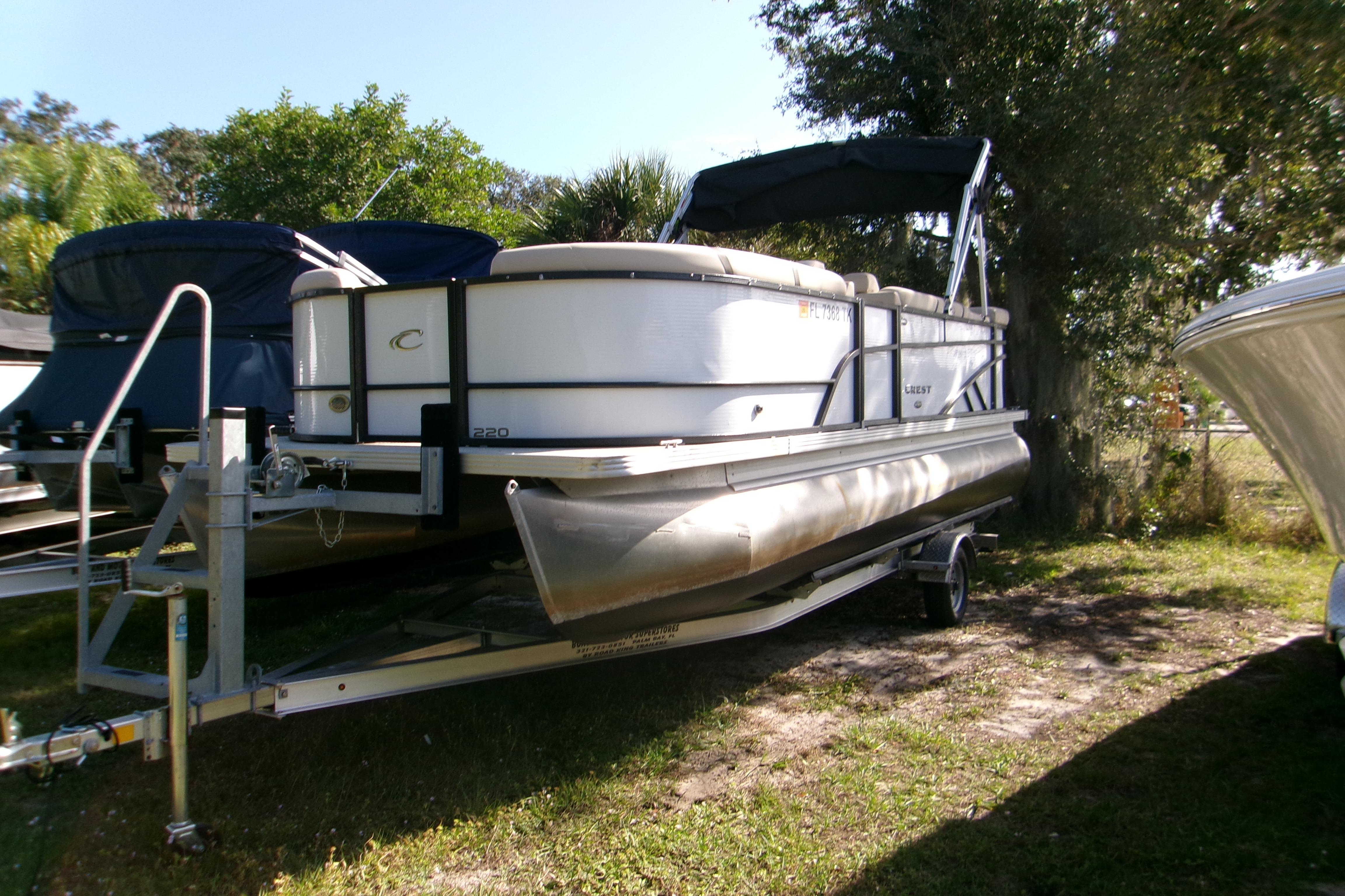 2023 Crest Classic DLX 220 L
