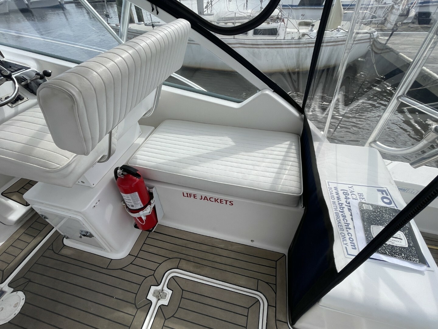 2007 Luhrs 31 Open - Image 31