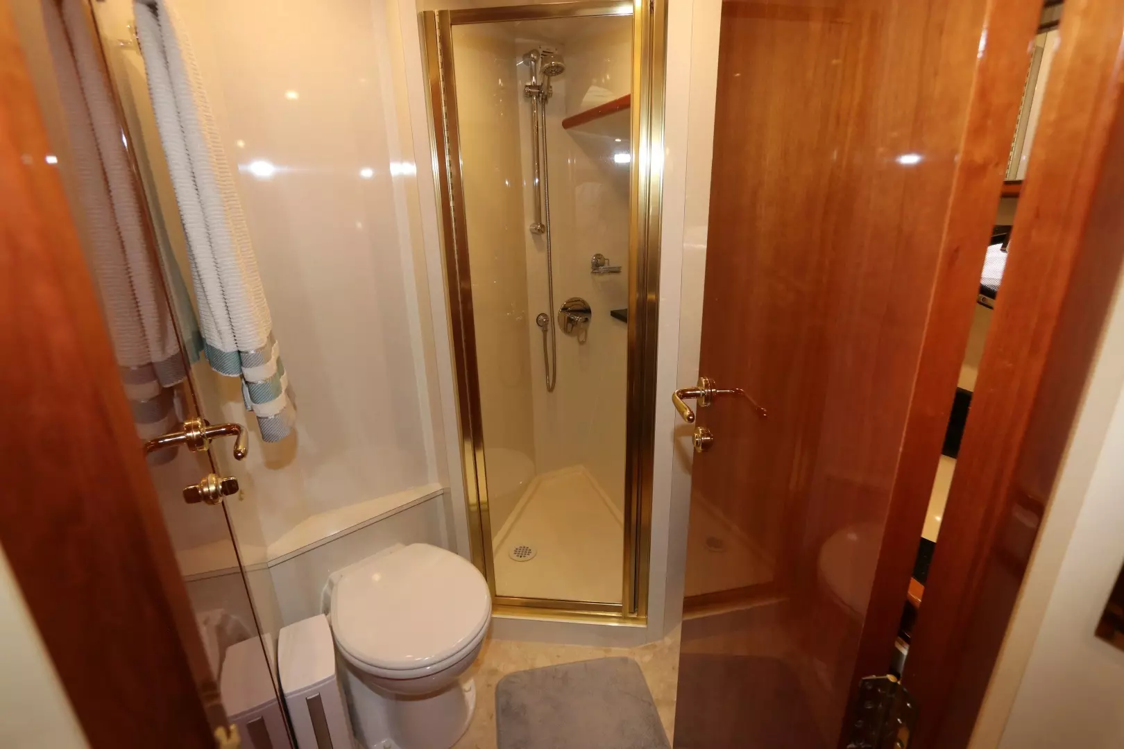 2005 Neptunus 56 Express - Image 44