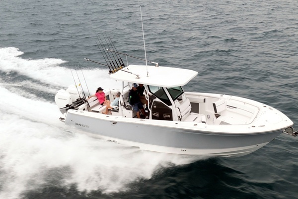 2027 Blackfin 302 CC