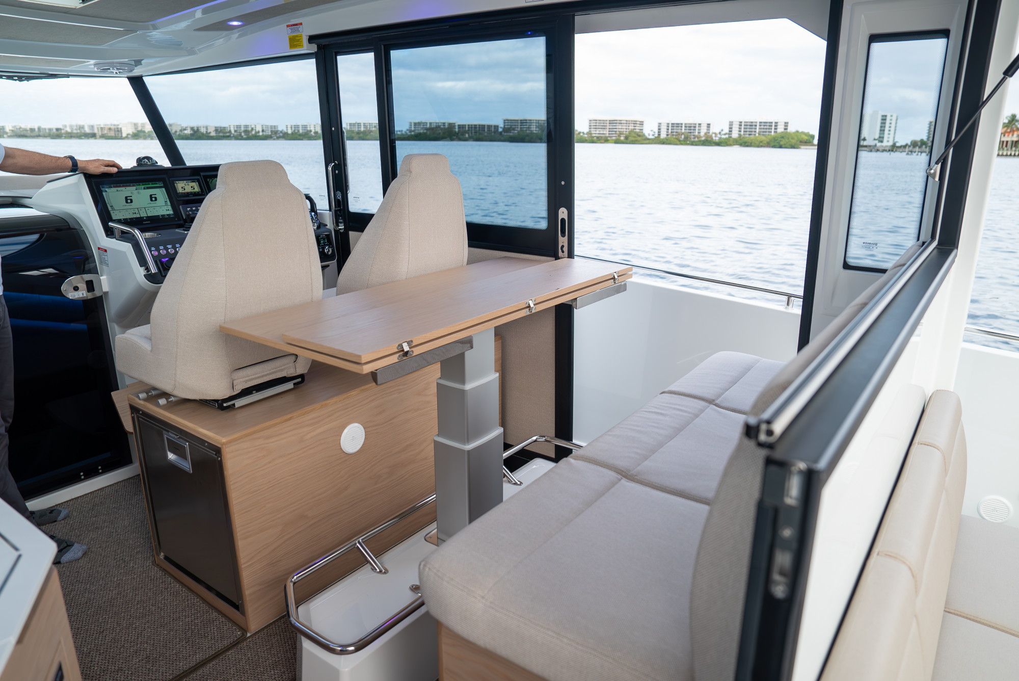 2026 Quarken 35 Cabin Tourer - 14