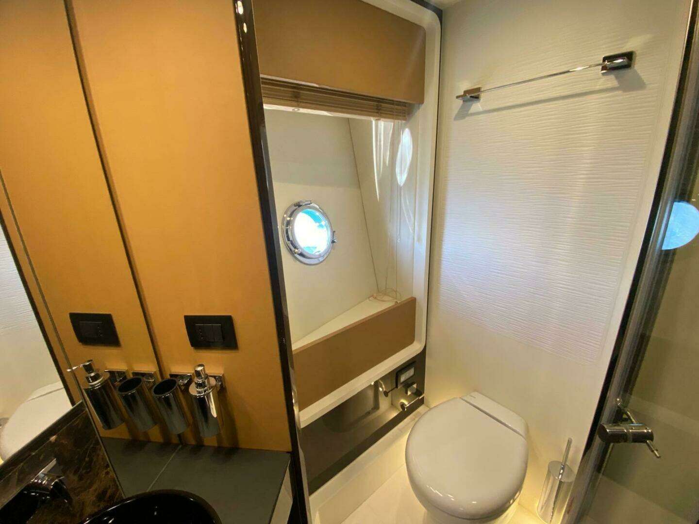 2016 Azimut 77S - Image 68